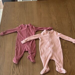 Old Navy Pink and Mauve Kids Footies Set